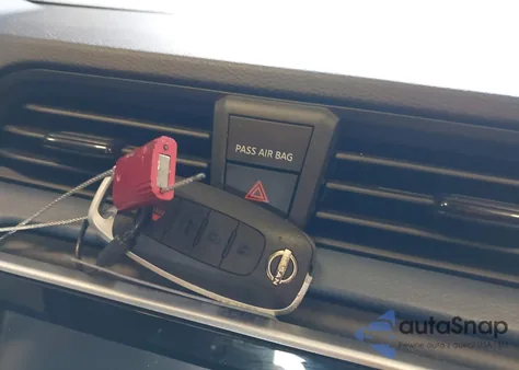 2025 Nissan Versa 1.6 Sv z USA, uszkodzony, nr VIN 3N1CN8EV5SL813229